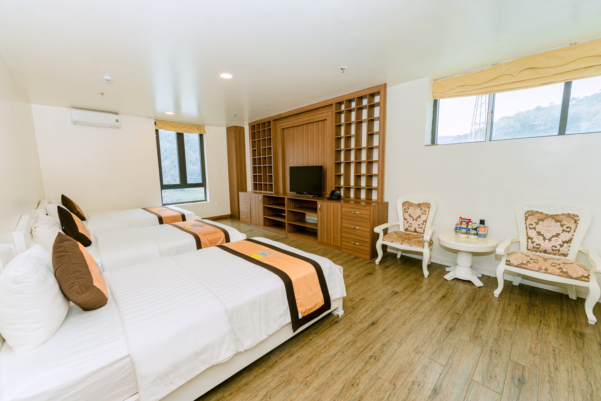 triple bed room